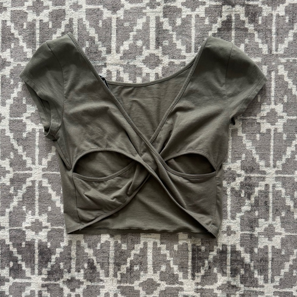American Eagle Outfitters Olive Crop Top Cap Sleeve T Open Twist X Back Design